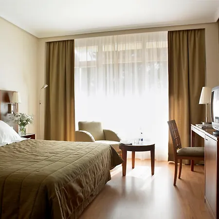 Hotel Sercotel Llanos